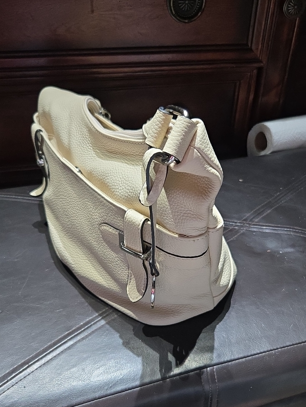 Giani Bernini ~ Cream Leather Shoulder Bag -